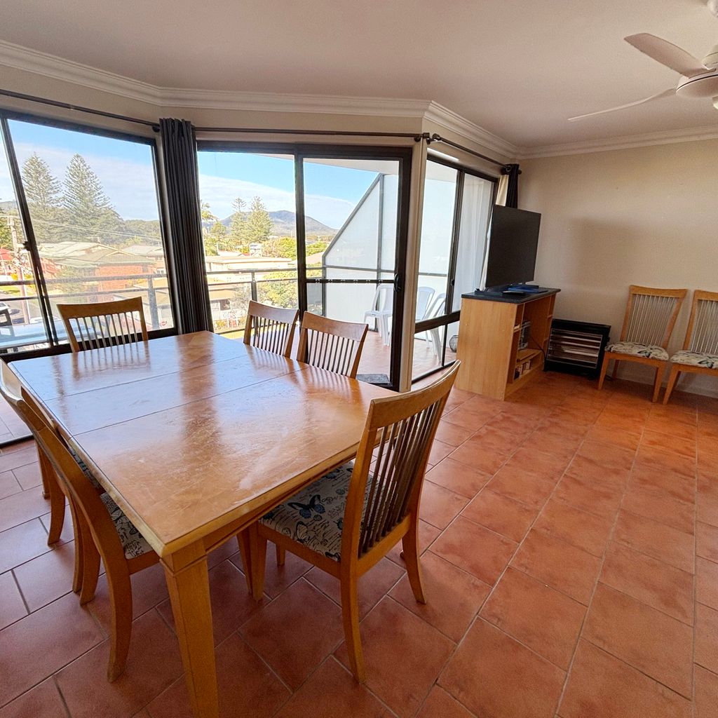 Dining and living area. 
