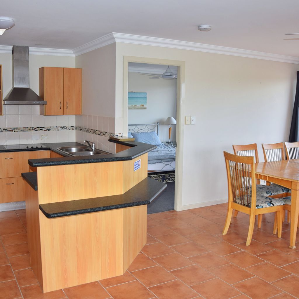Kitchen and dining area.