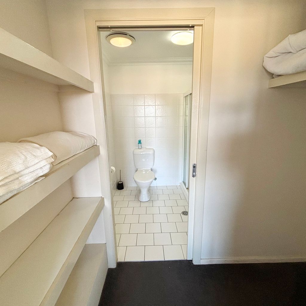 Master ensuite and walk-in robe. 