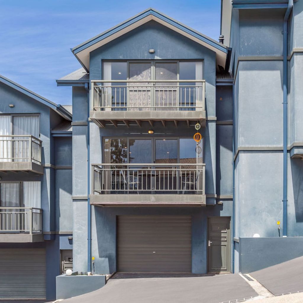 Pentagon – 2/65 Gippsland Street