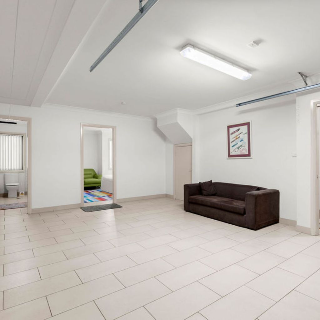 Pentagon – 2/65 Gippsland Street