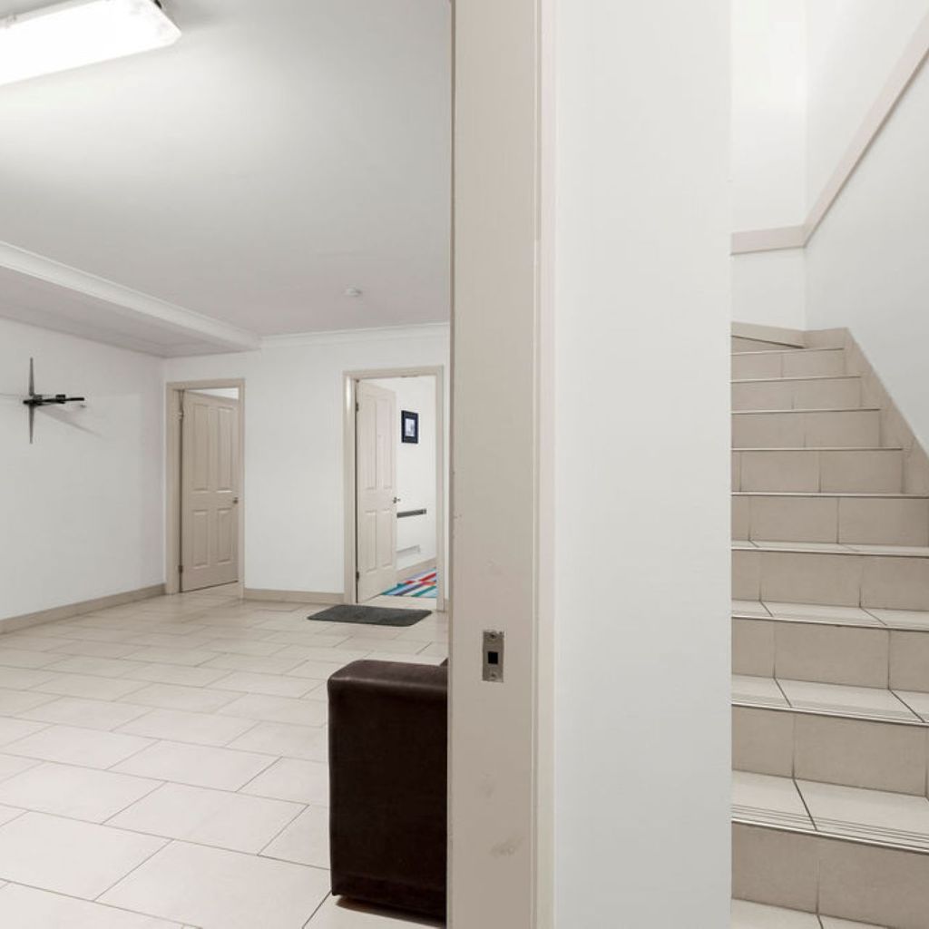 Pentagon – 2/65 Gippsland Street