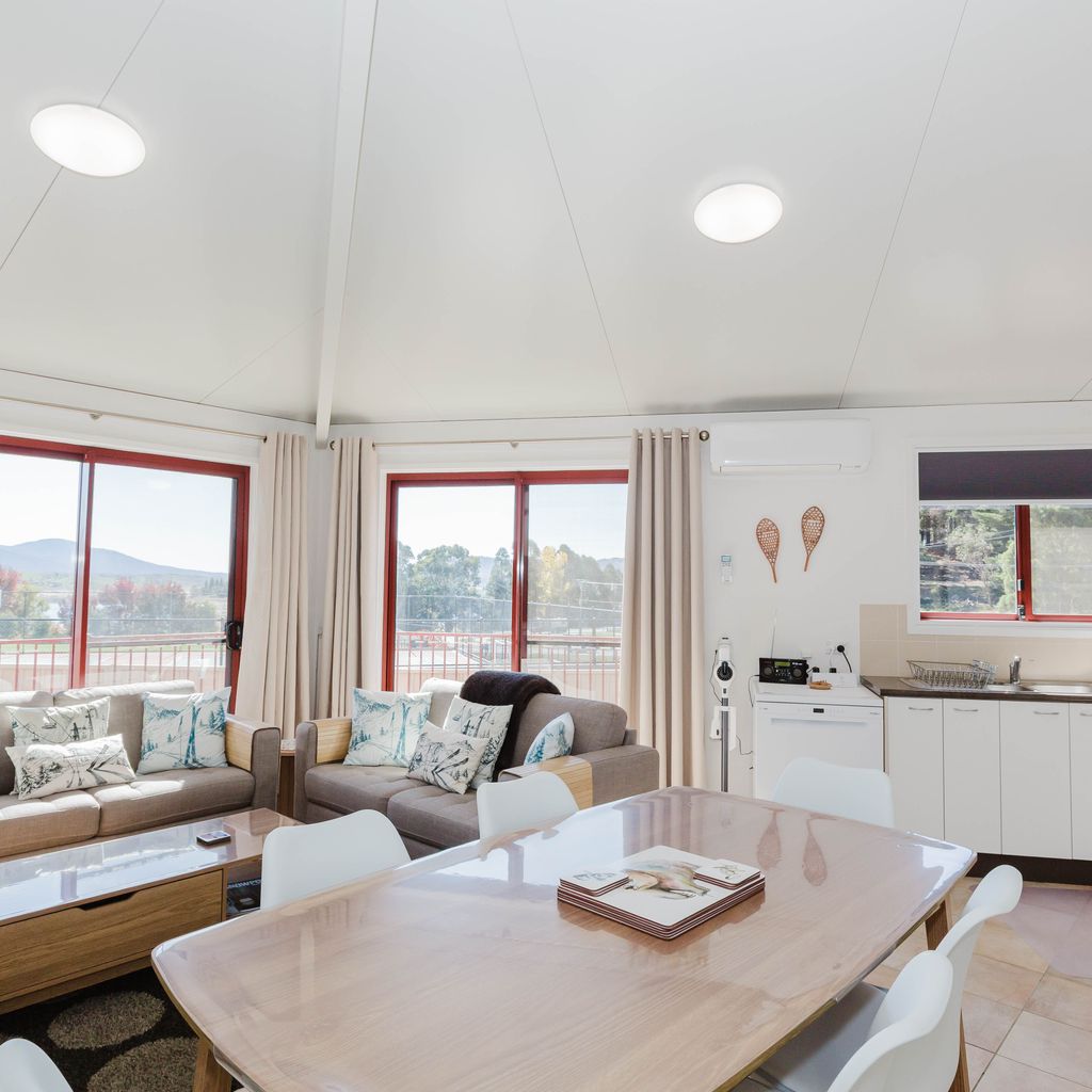 Snowdome – 4/3 Poley Cow Lane