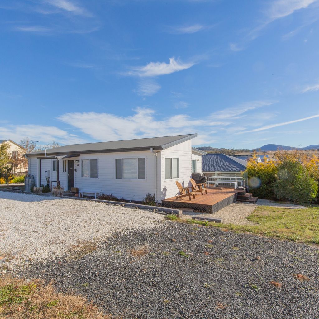 St Helenas – 5 Twynam Street