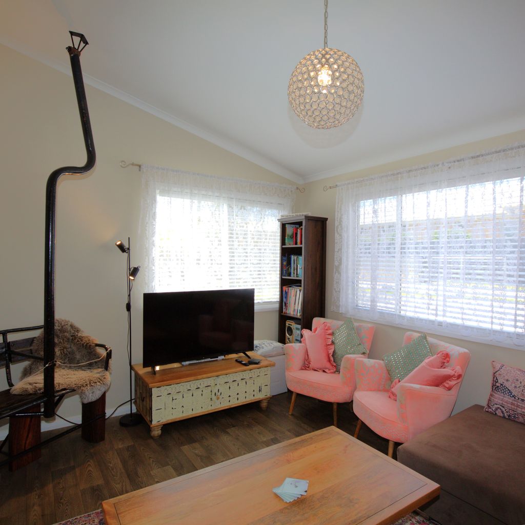 St Helenas – 5 Twynam Street