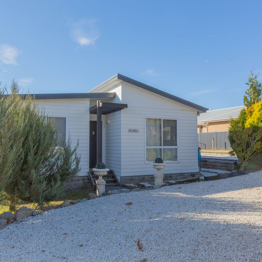 St Helenas – 5 Twynam Street
