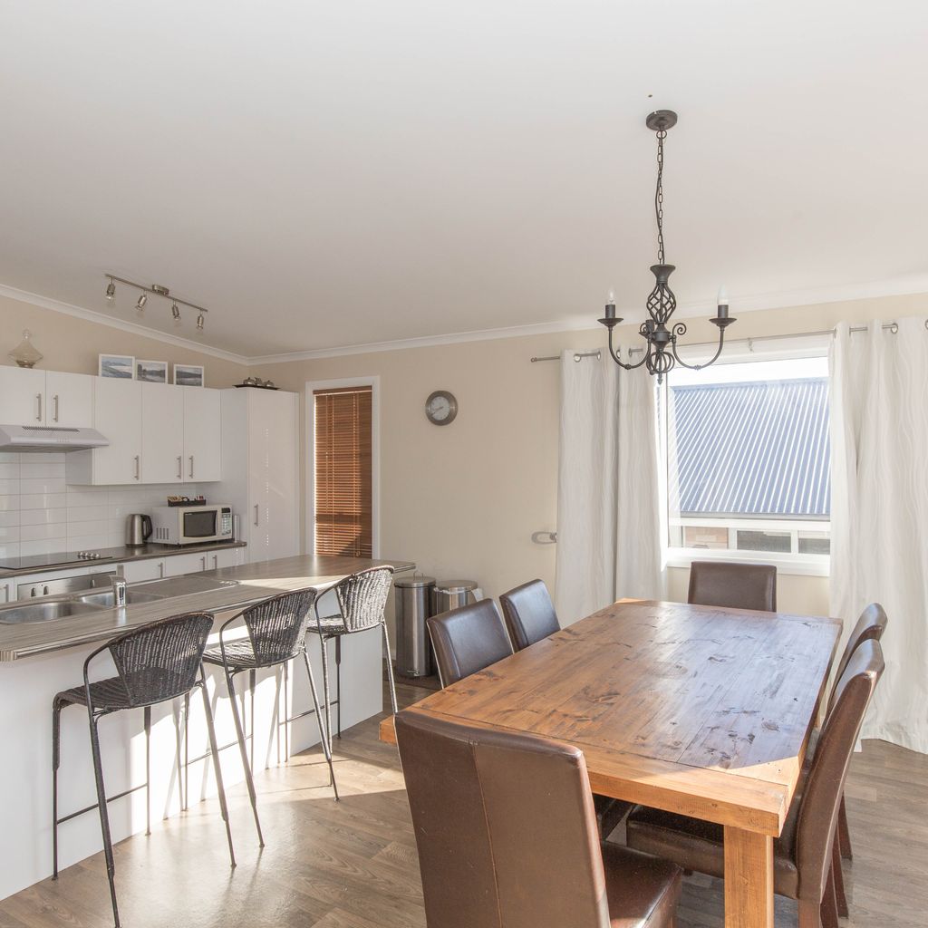 St Helenas – 5 Twynam Street