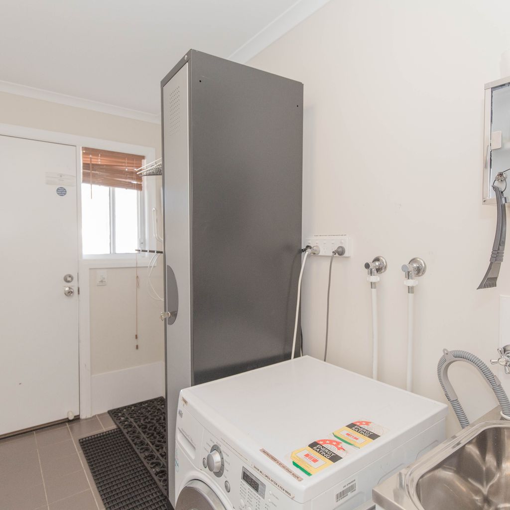 St Helenas – 5 Twynam Street
