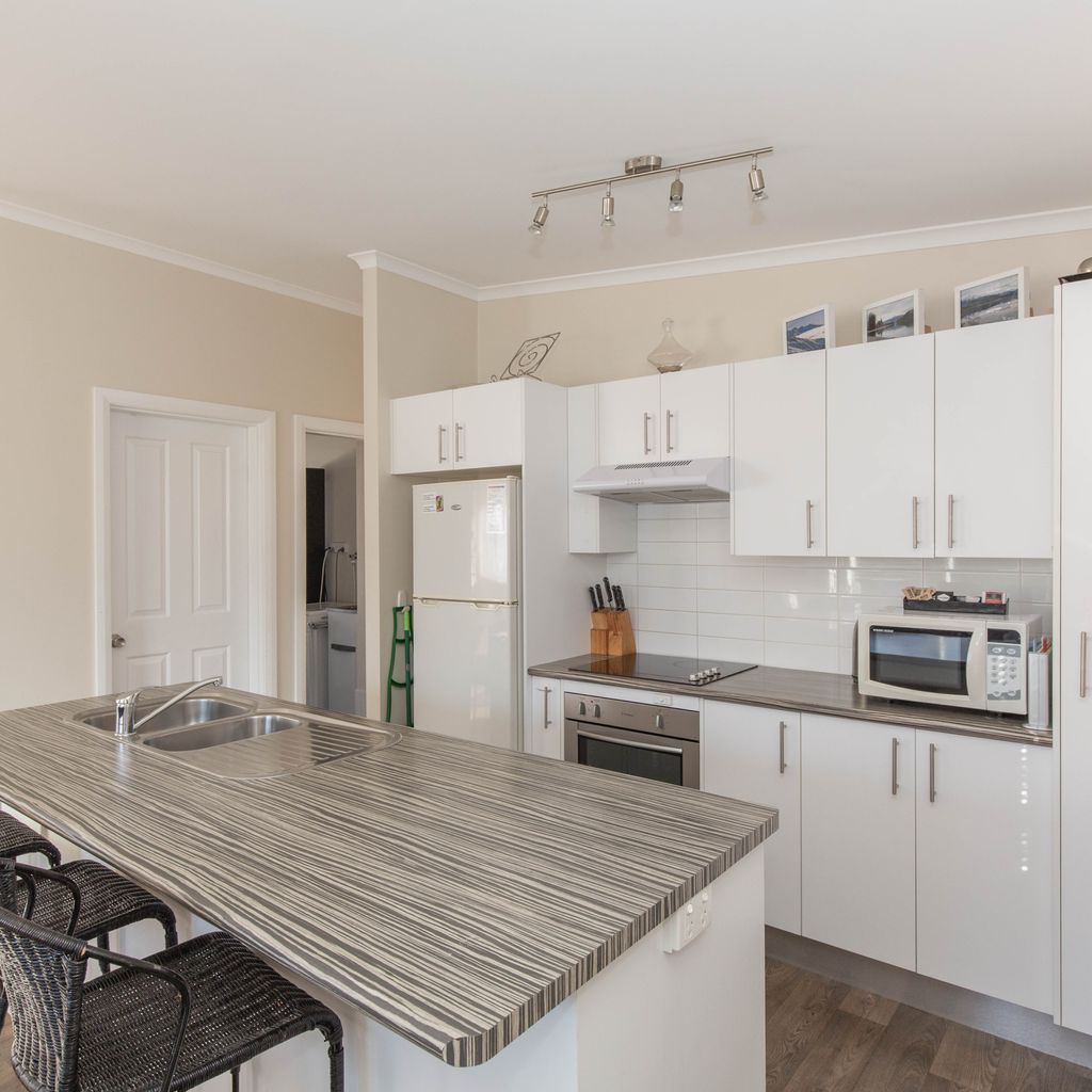 St Helenas – 5 Twynam Street