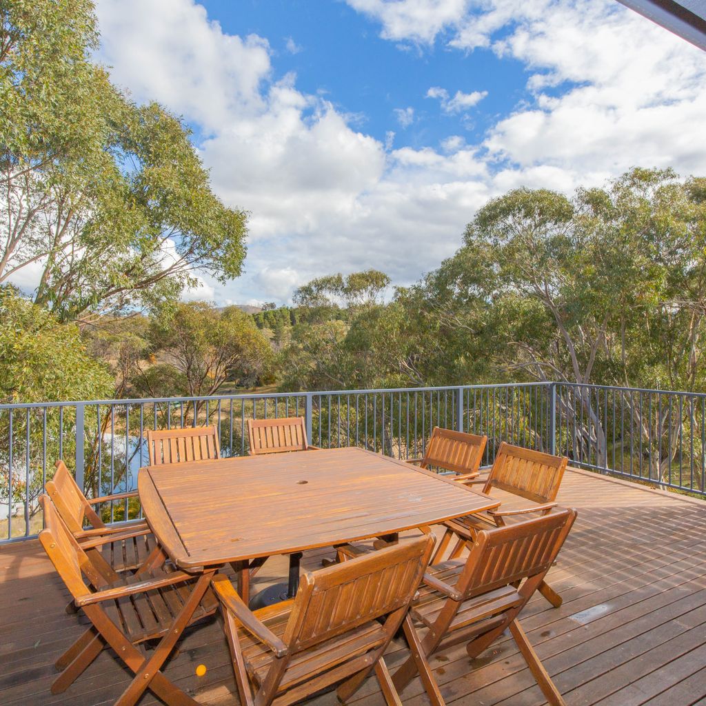 The Lakefront – 2/69 Townsend Street