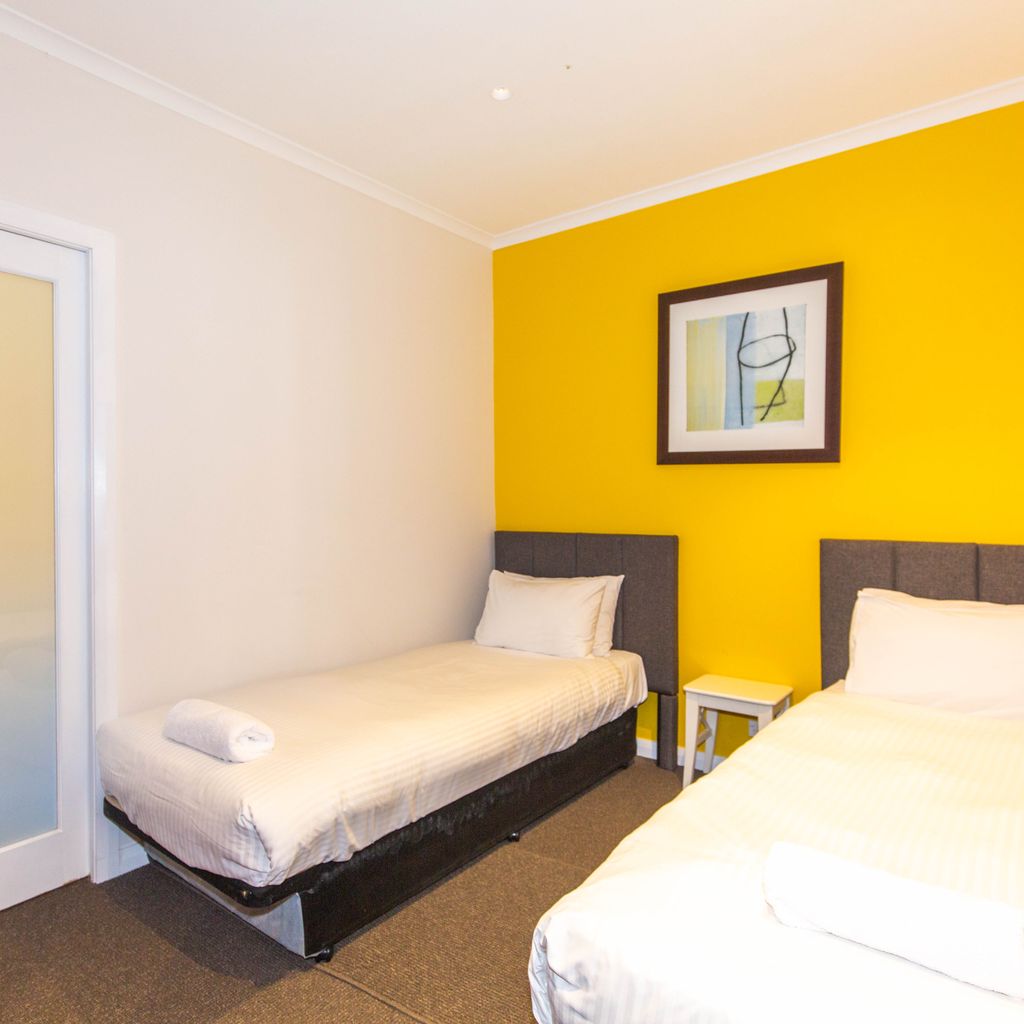 The Lakefront – 2/69 Townsend Street