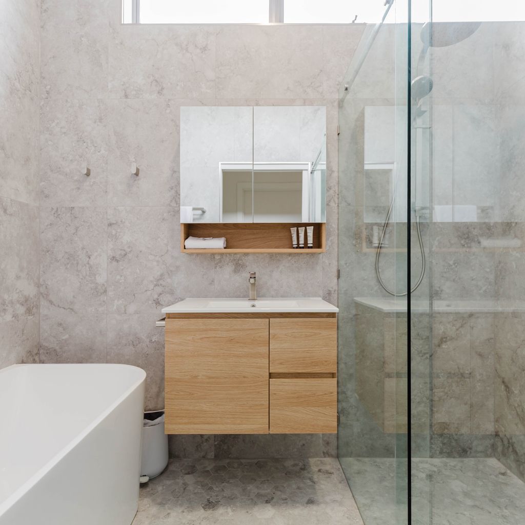 The Lakefront – 2/69 Townsend Street