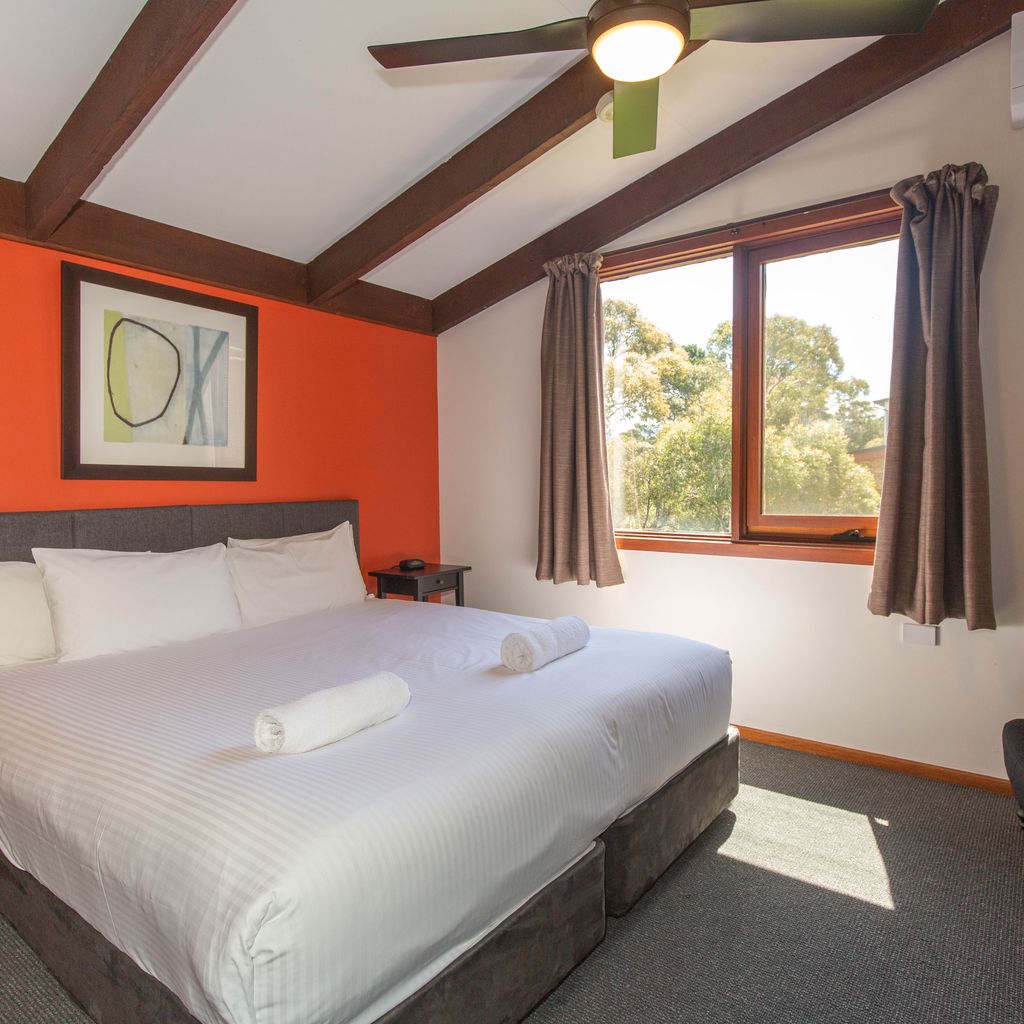 The Lakefront – 2/69 Townsend Street