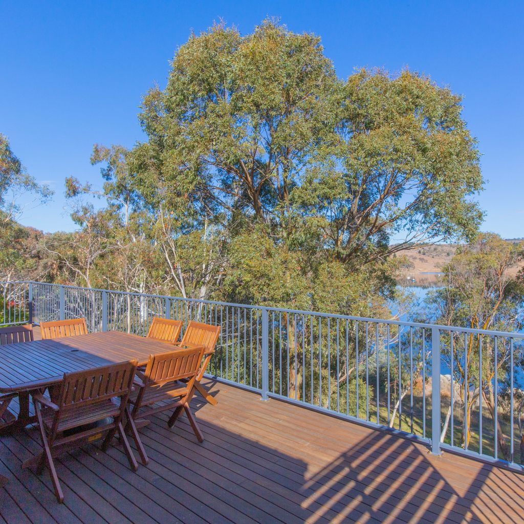 The Lakefront – 2/69 Townsend Street