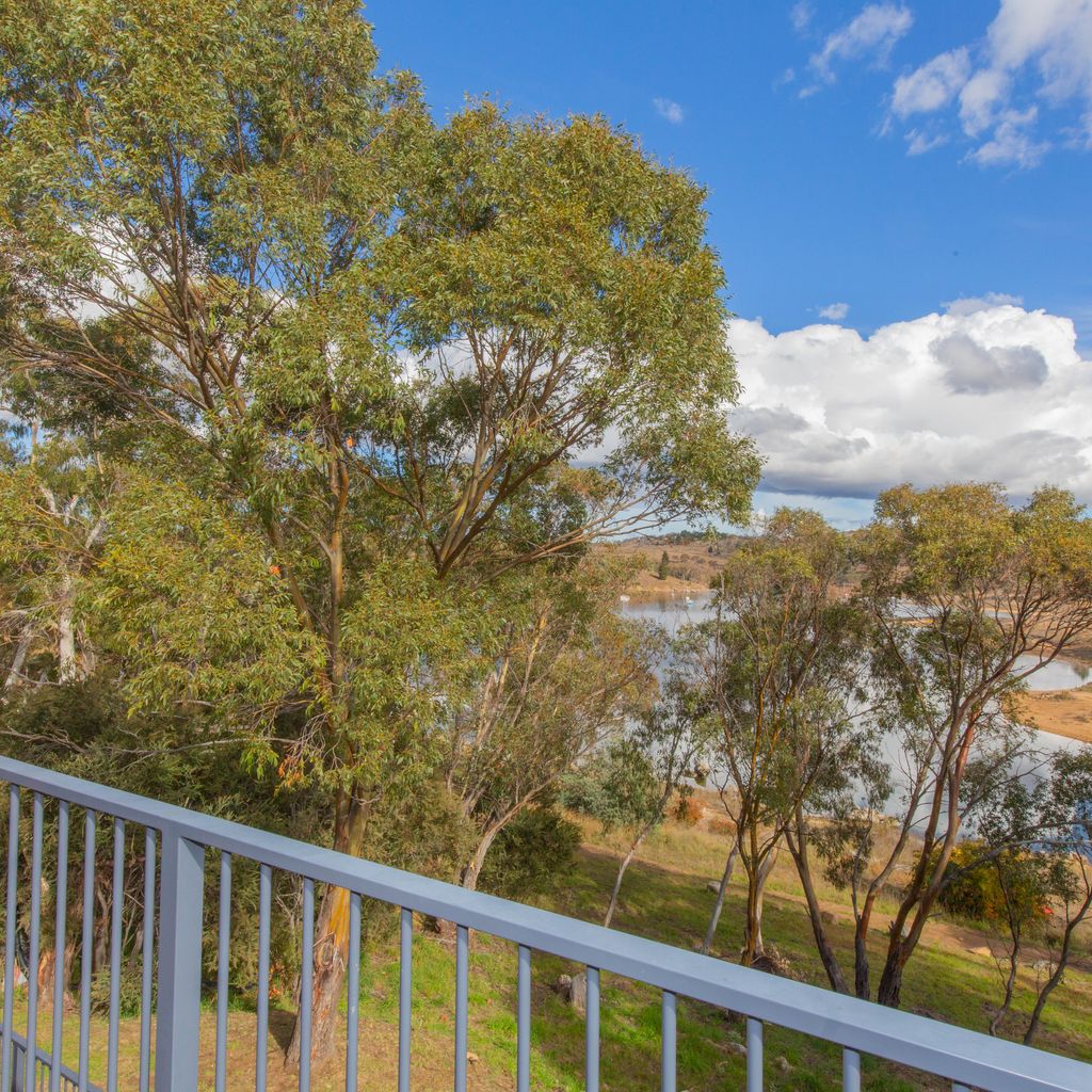 The Lakefront – 2/69 Townsend Street