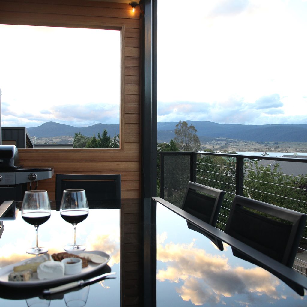 Spuren –  4/2 Echidna Place, East Jindabyne