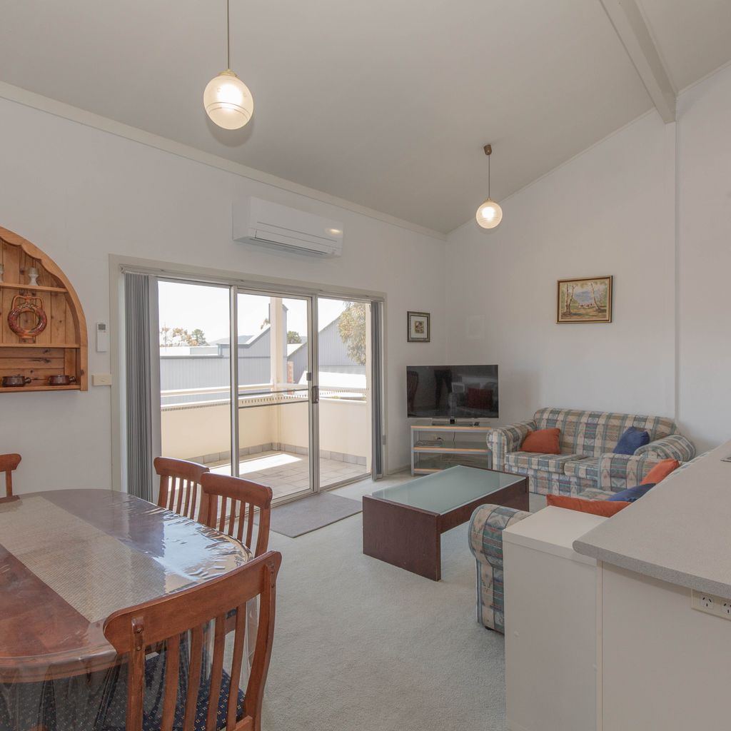 Razorback – 1/1 Gippsland Street