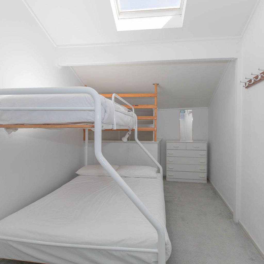 Razorback – 1/1 Gippsland Street