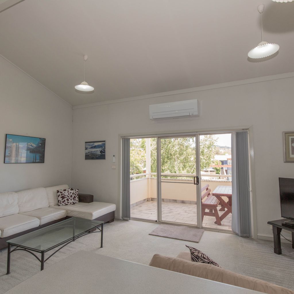 Razorback – 11/1 Gippsland St