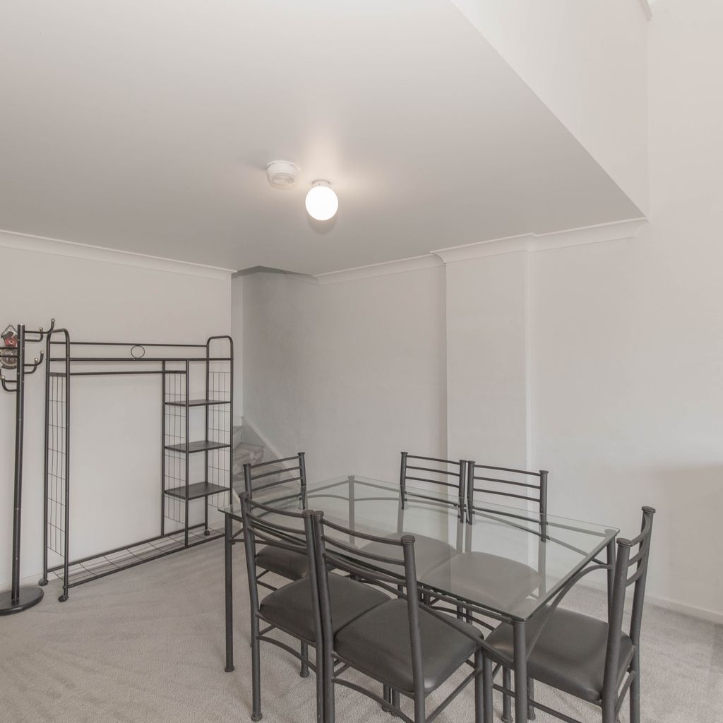Razorback – 11/1 Gippsland St