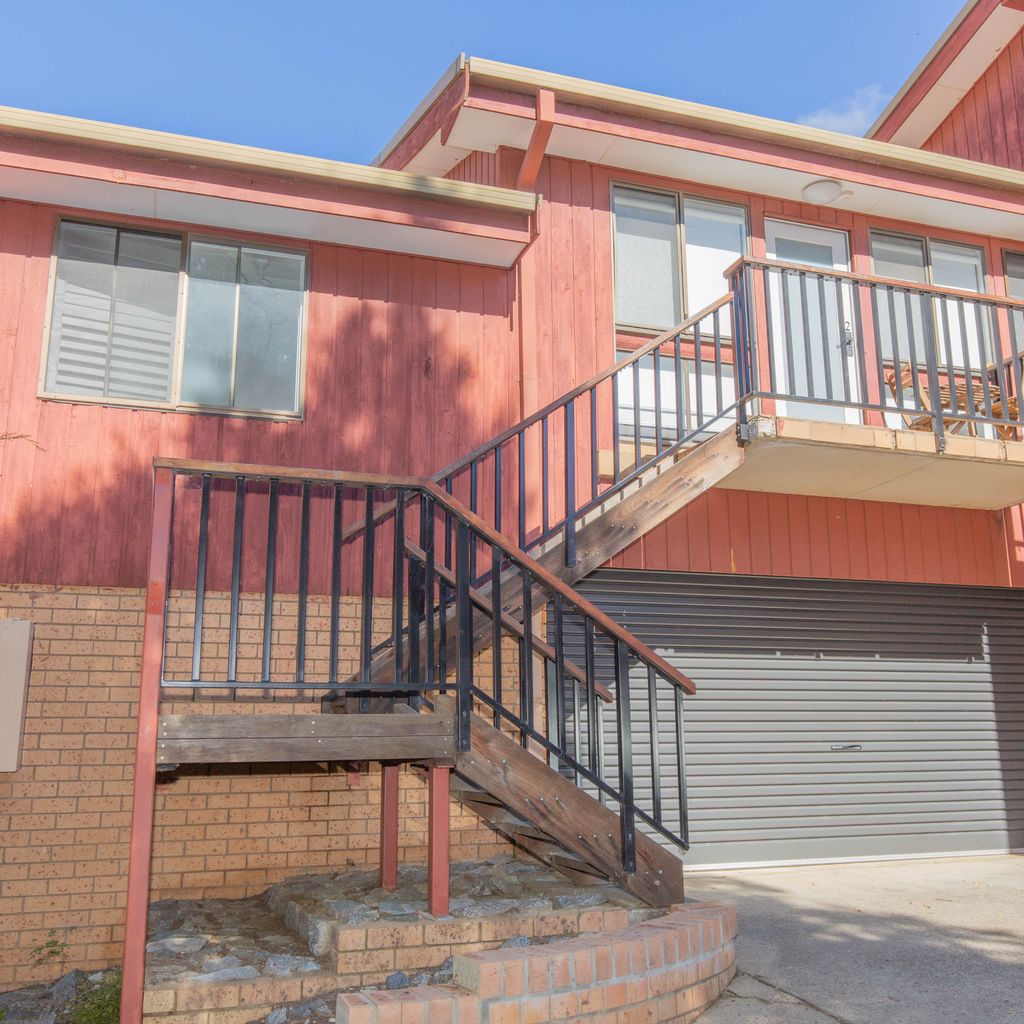 Eliza Lee – 2/50 Gippsland Street