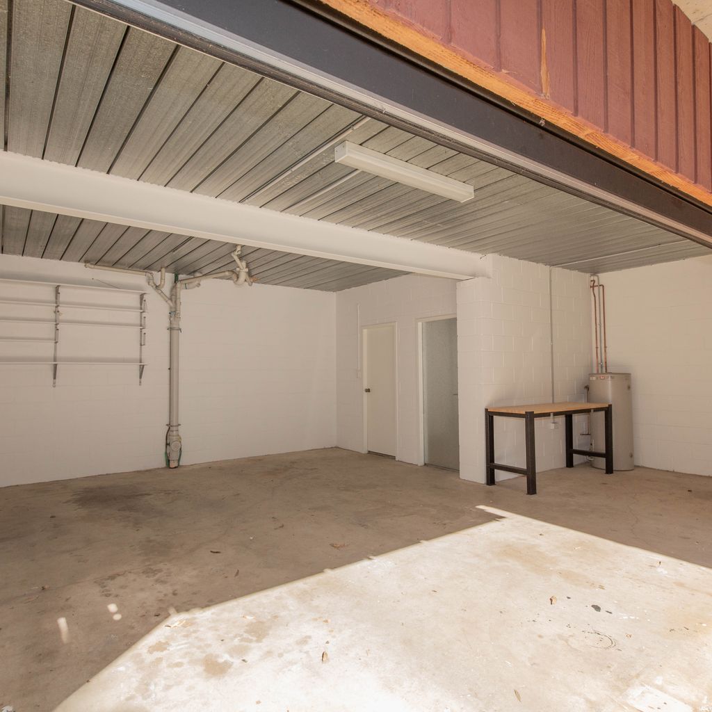 Eliza Lee – 2/50 Gippsland Street