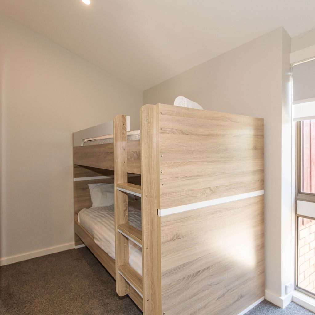 Eliza Lee – 2/50 Gippsland Street