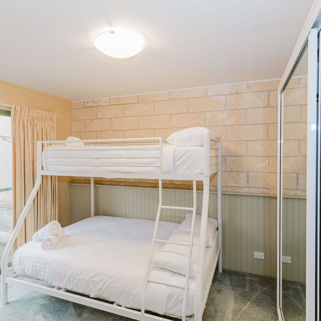 Glacialis – 4/5 Penders Court