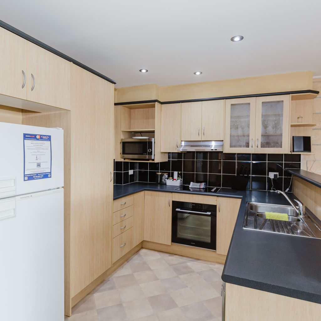 Glacialis – 4/5 Penders Court