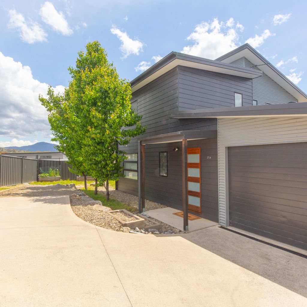 25A Twynam Street