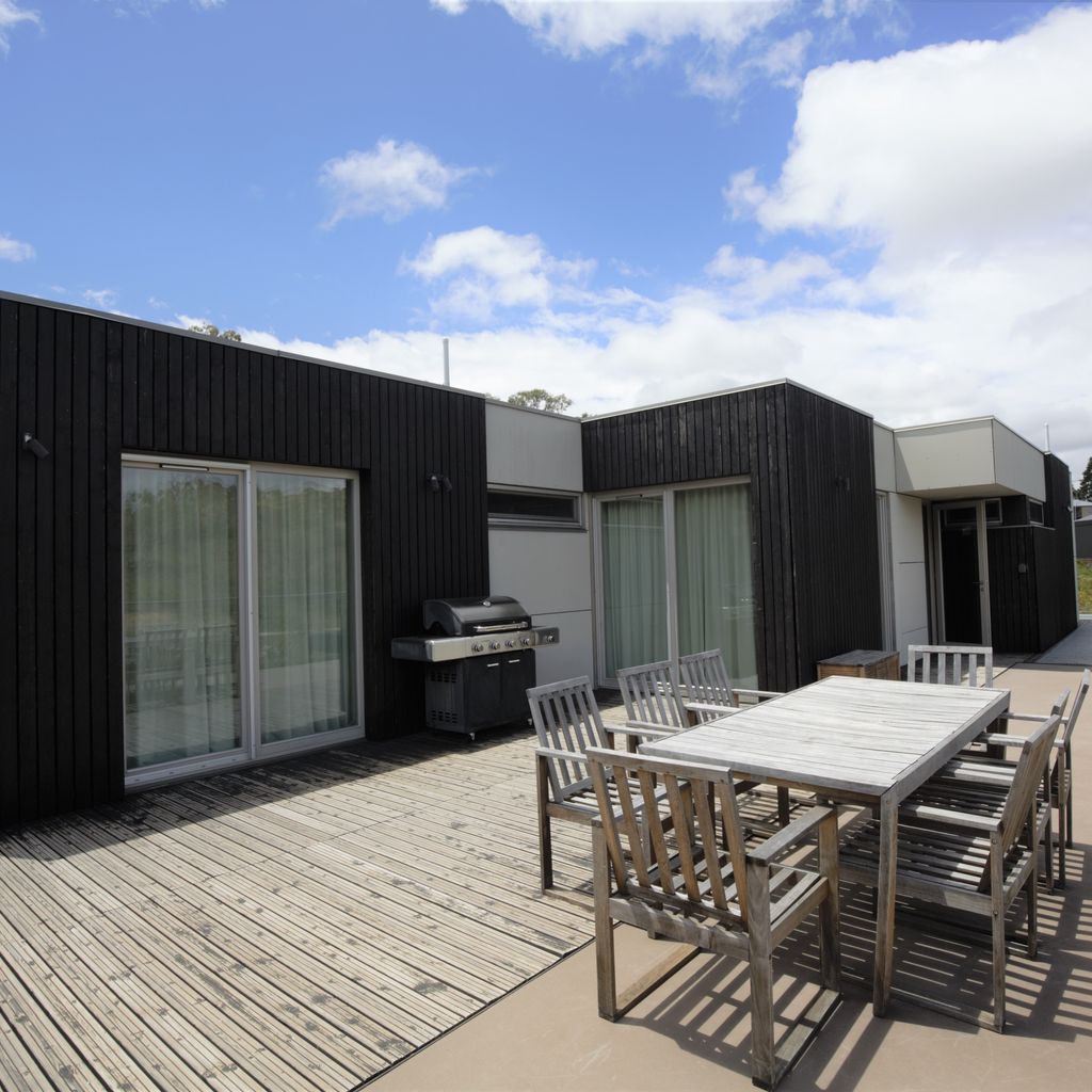 Jindy Haus – 1 / 76 Kunama Drive