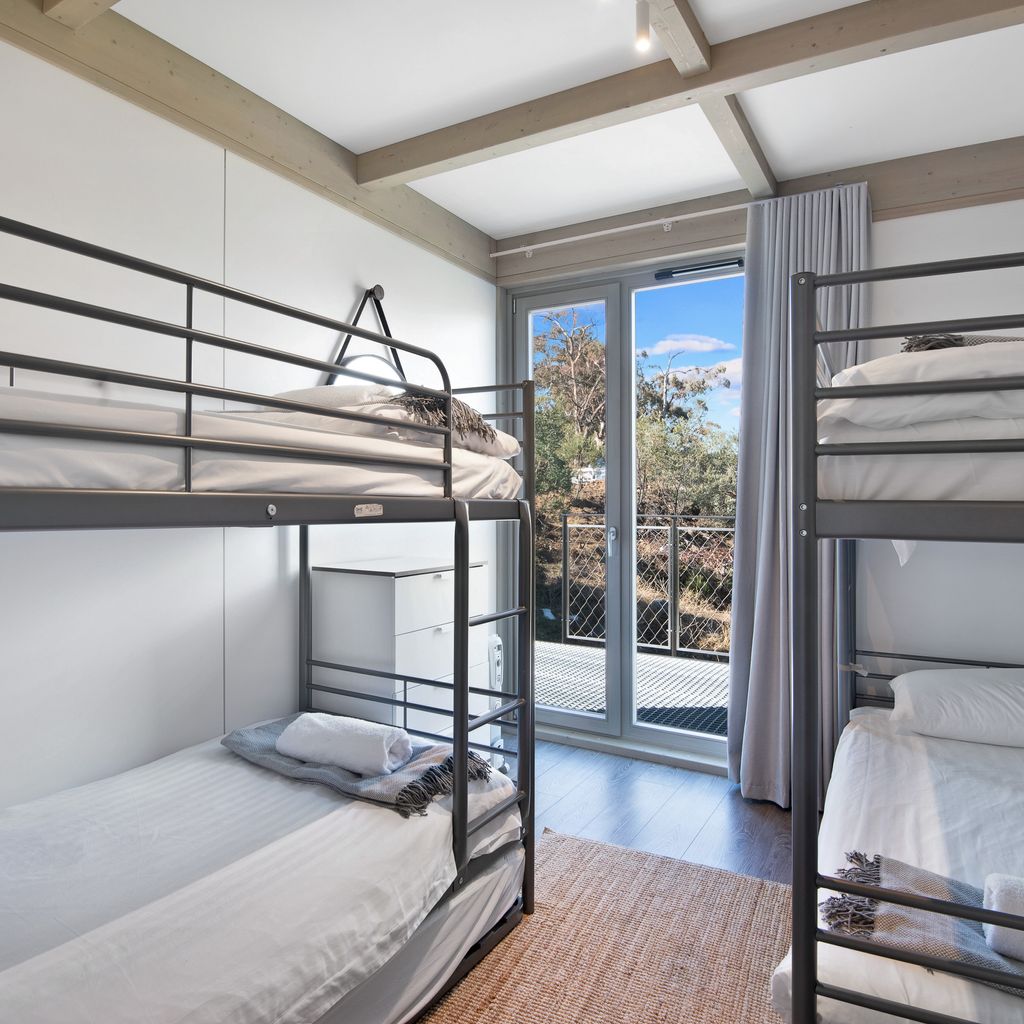 Jindy Haus – 1 / 76 Kunama Drive