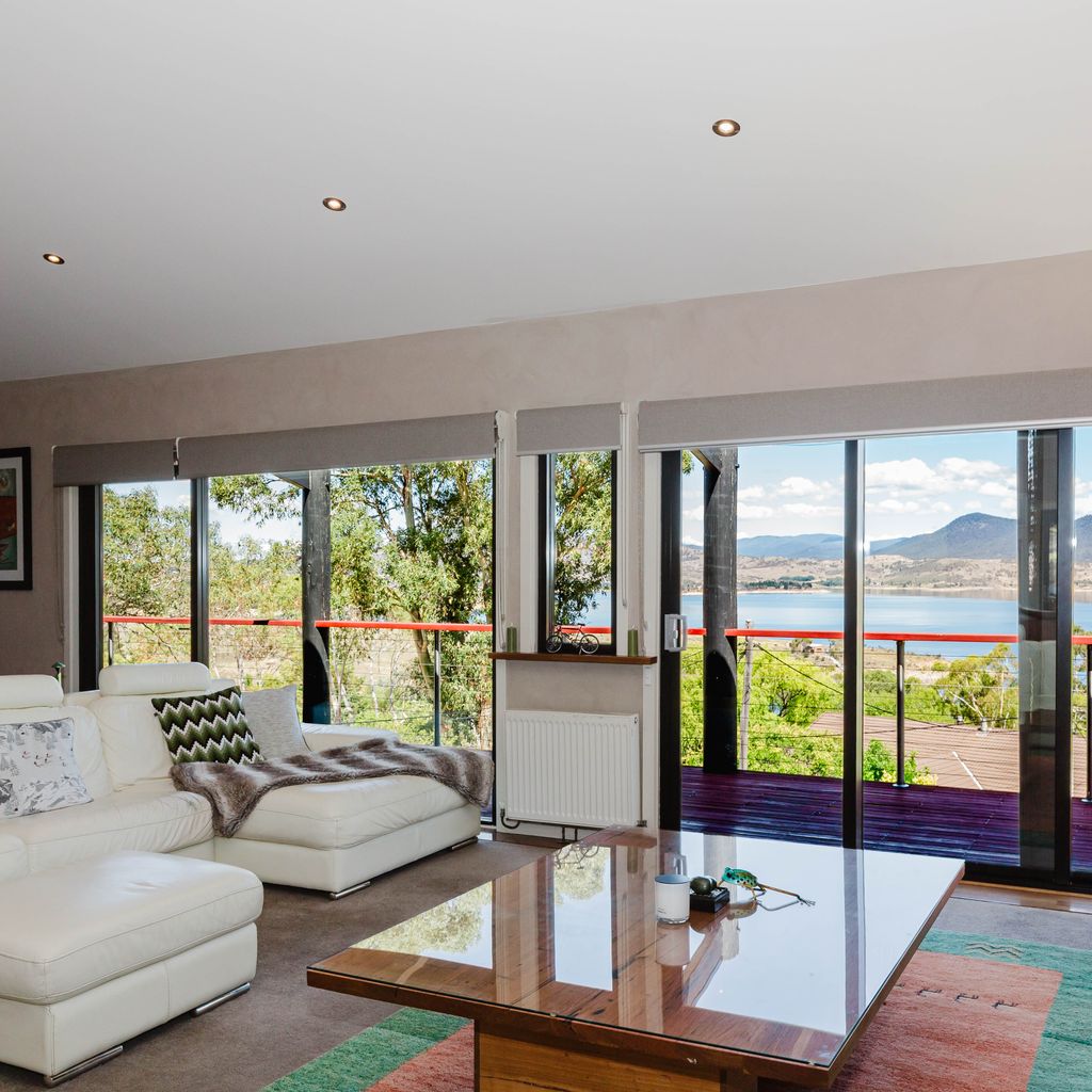 10 Kanangra Crescent – Entire