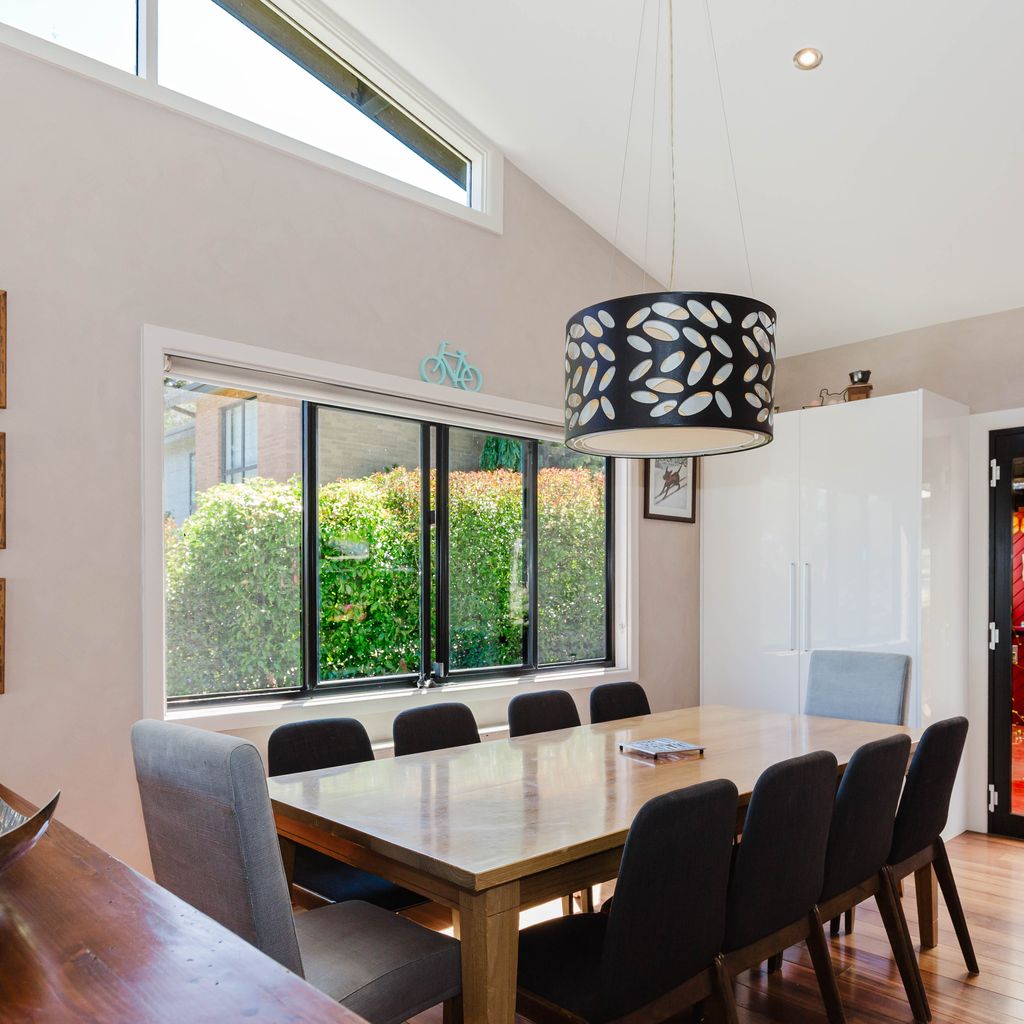 10 Kanangra Crescent – Entire