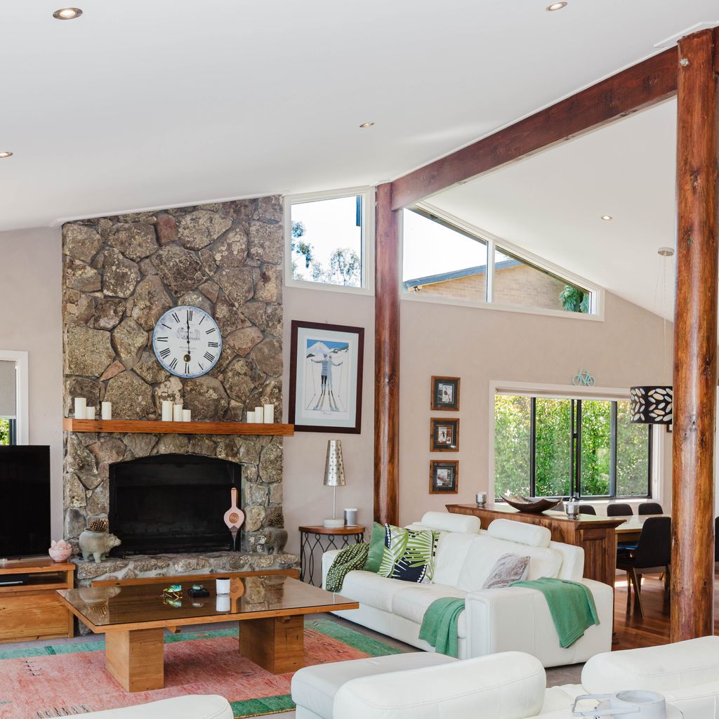10 Kanangra Crescent – Entire