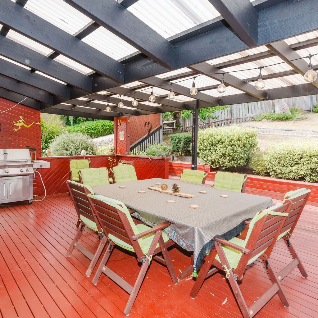 10 Kanangra Crescent – Entire