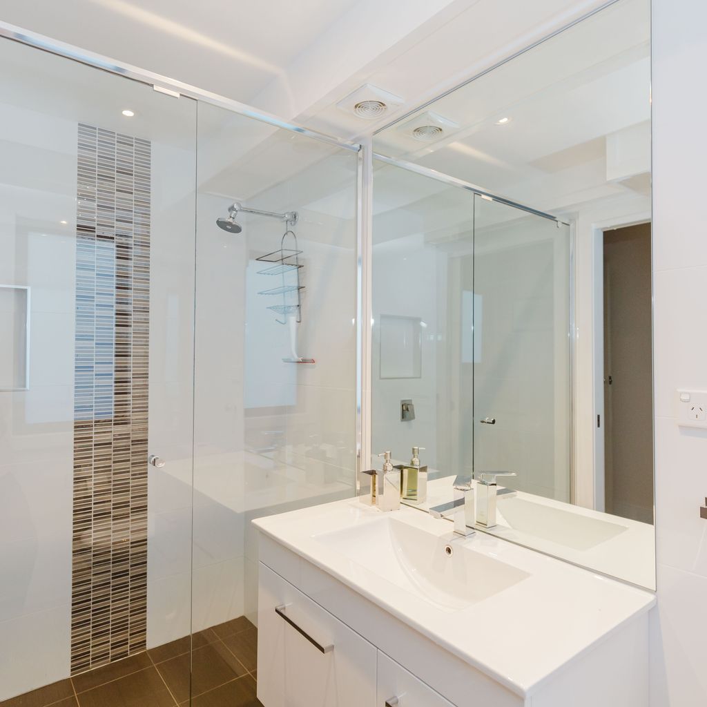 10 Kanangra Crescent – Entire