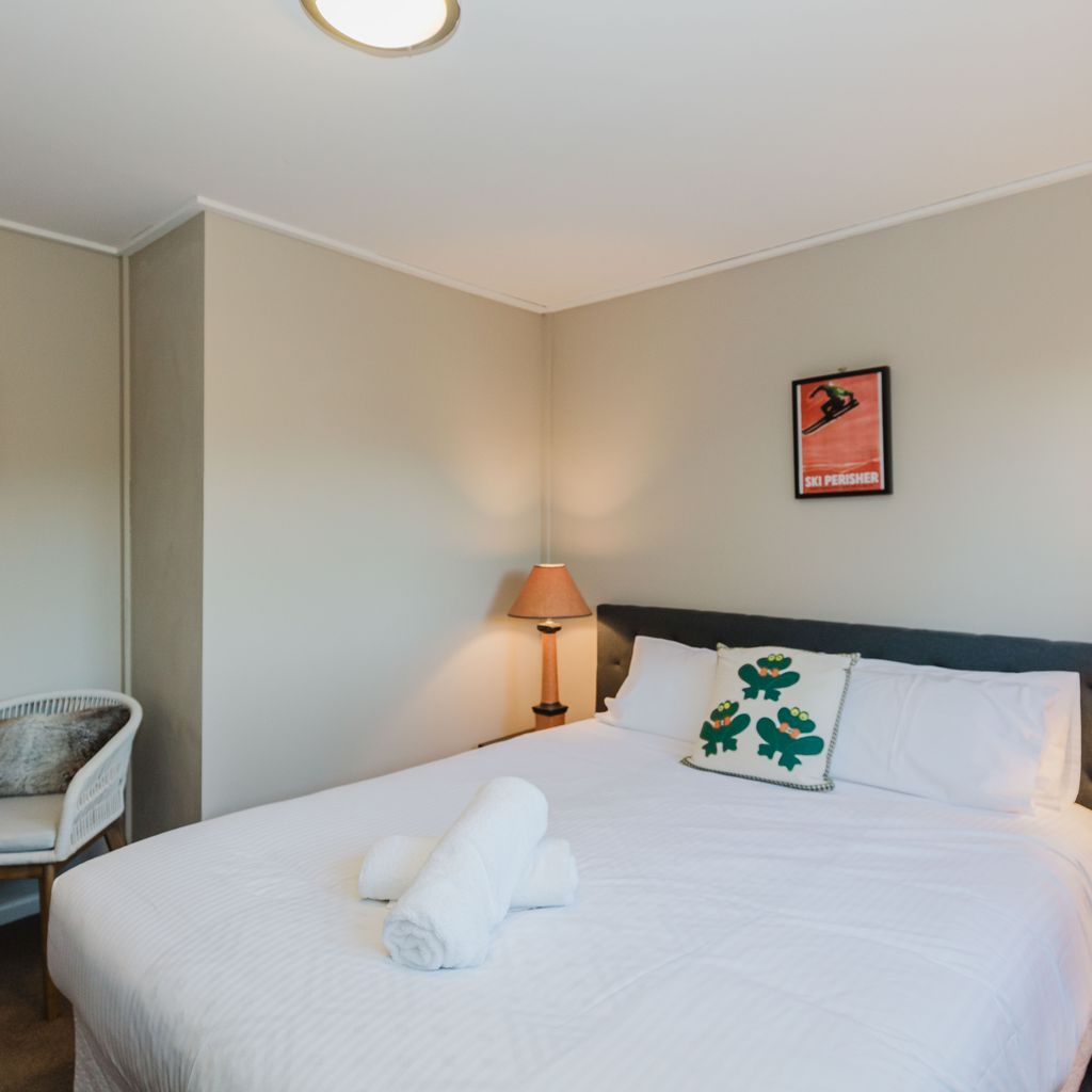 10 Kanangra Crescent – Entire