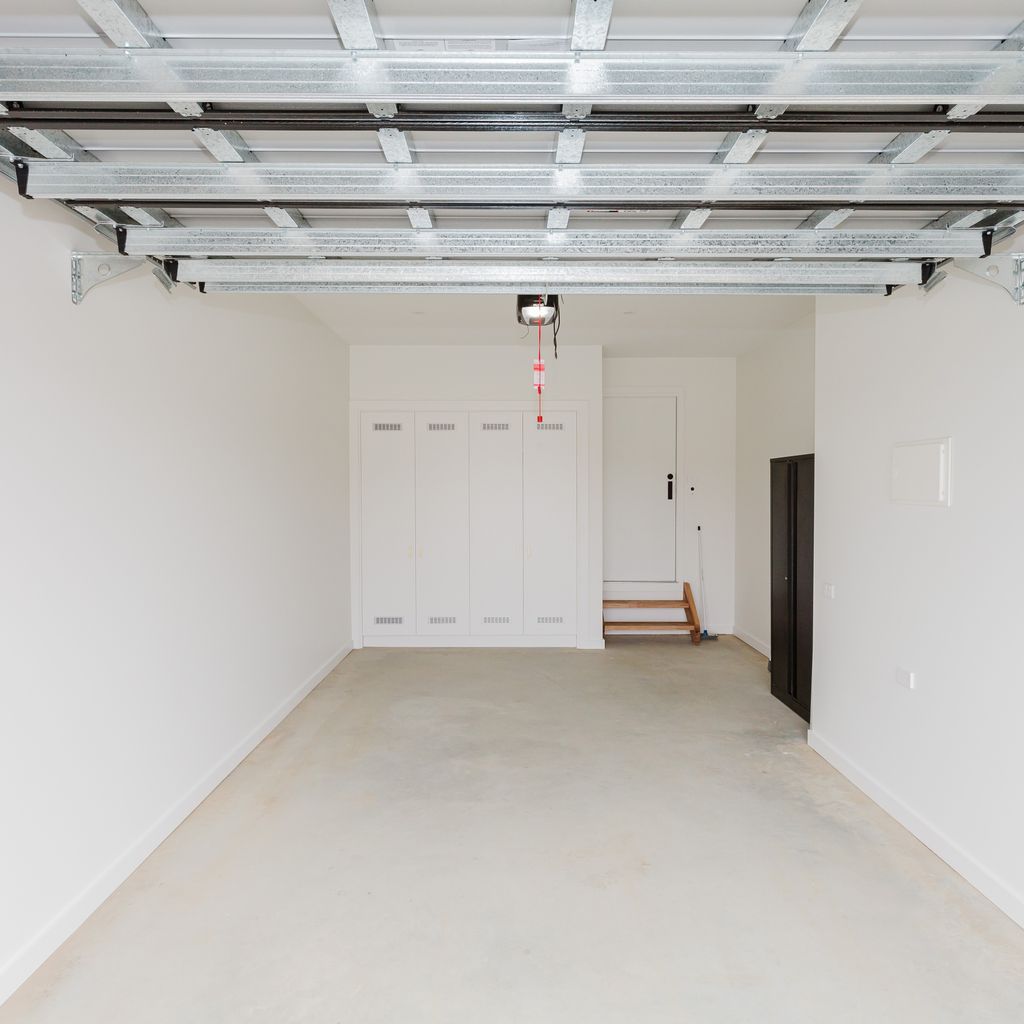 16B Rawson Street