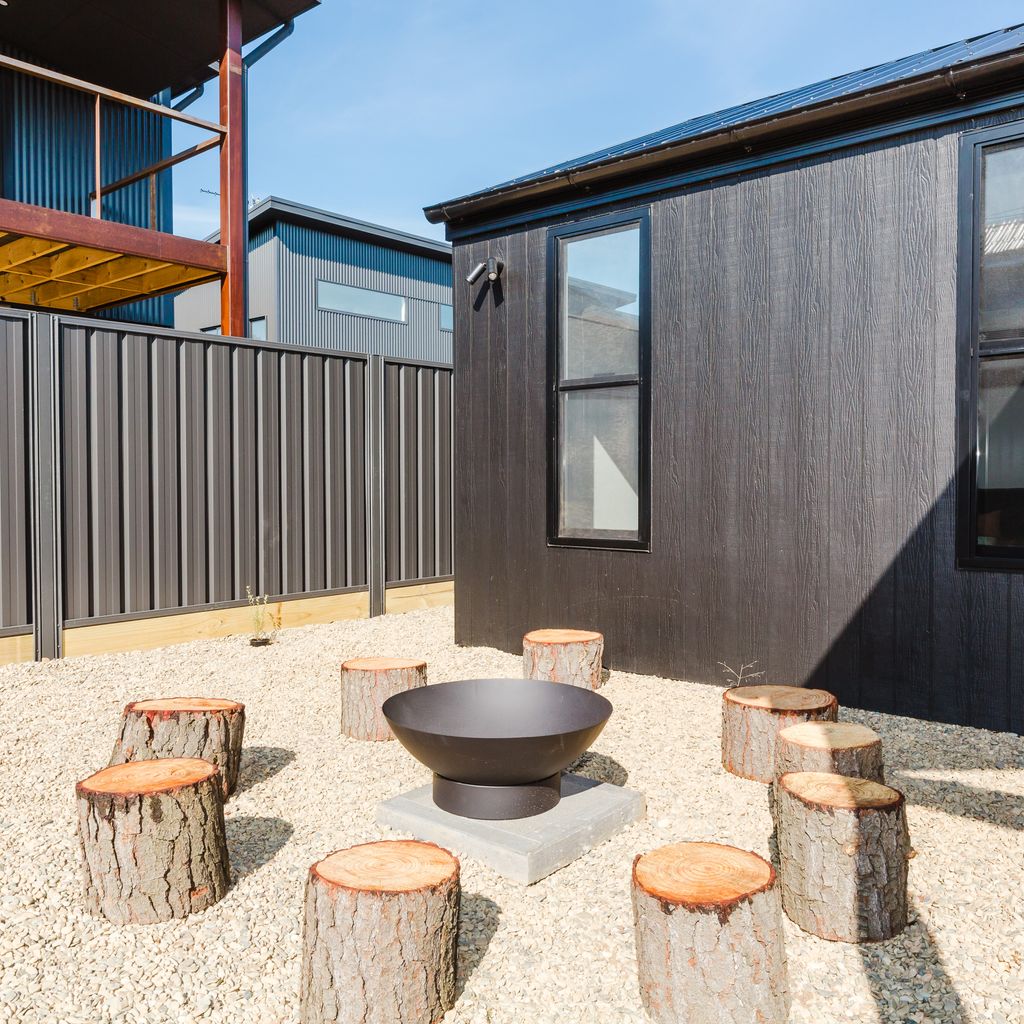 16B Rawson Street