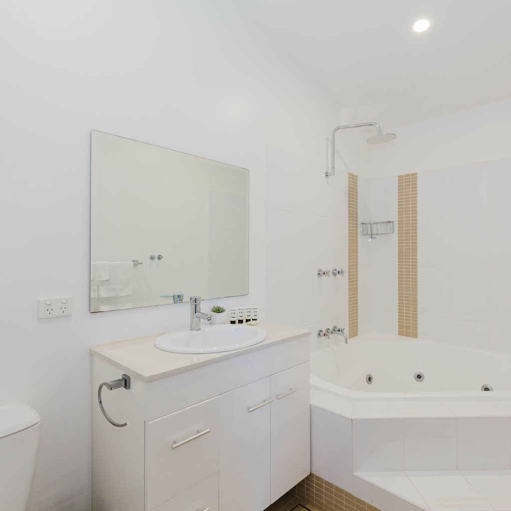 Khione – 6/23-25 Kirwan Close