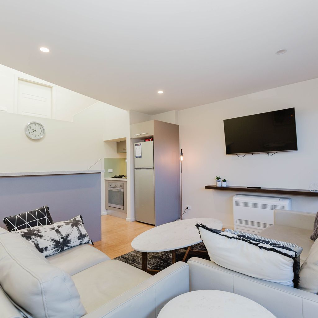 Khione – 6/23-25 Kirwan Close