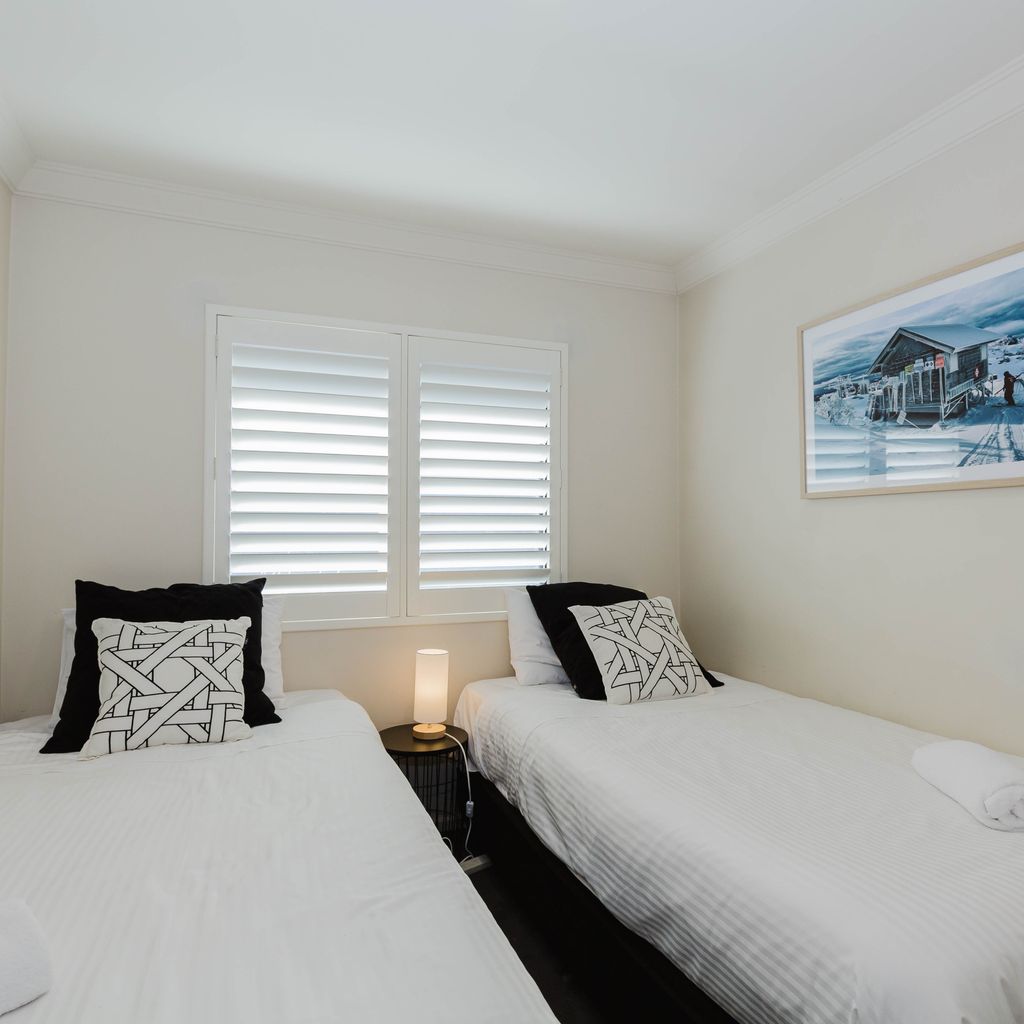Khione – 6/23-25 Kirwan Close