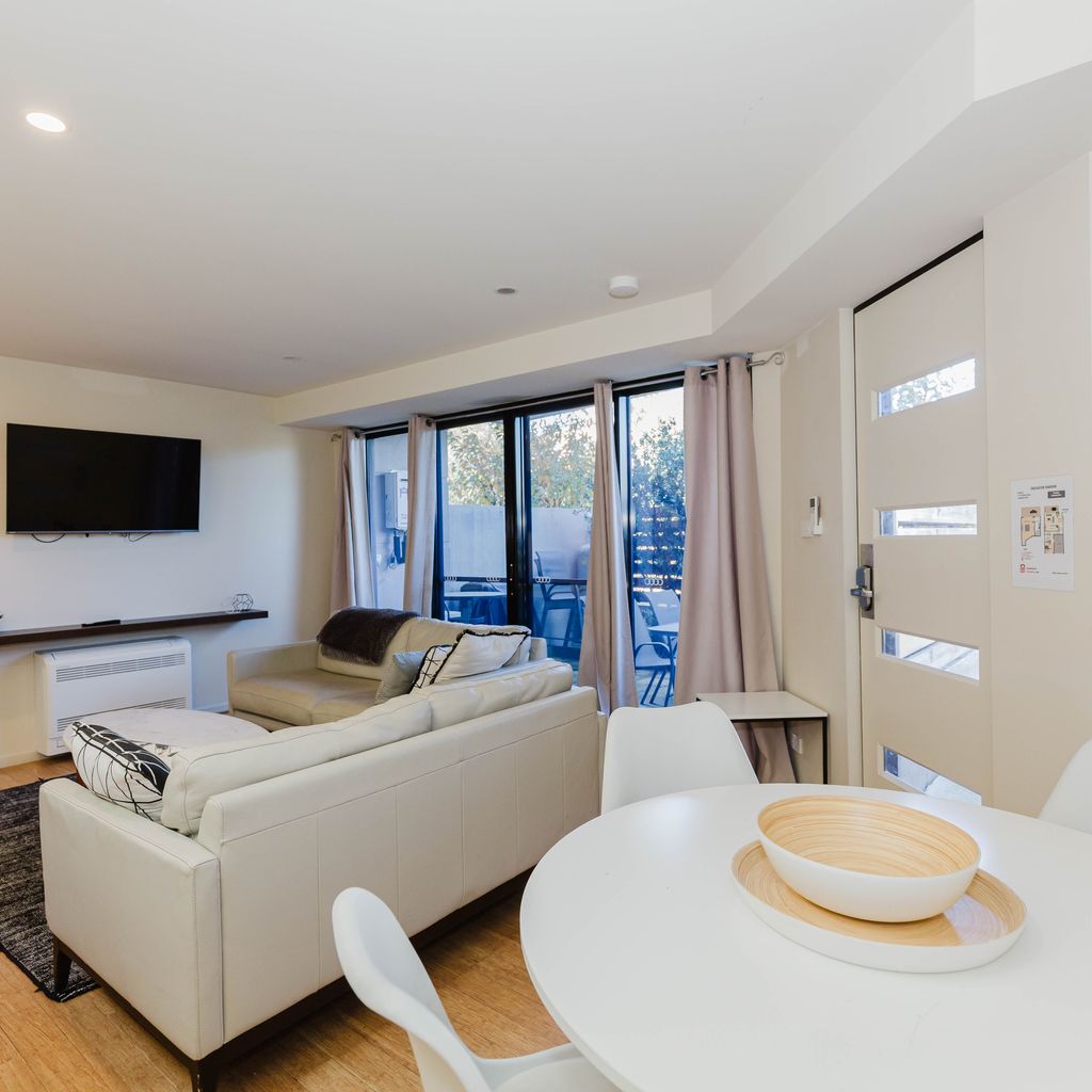 Khione – 6/23-25 Kirwan Close