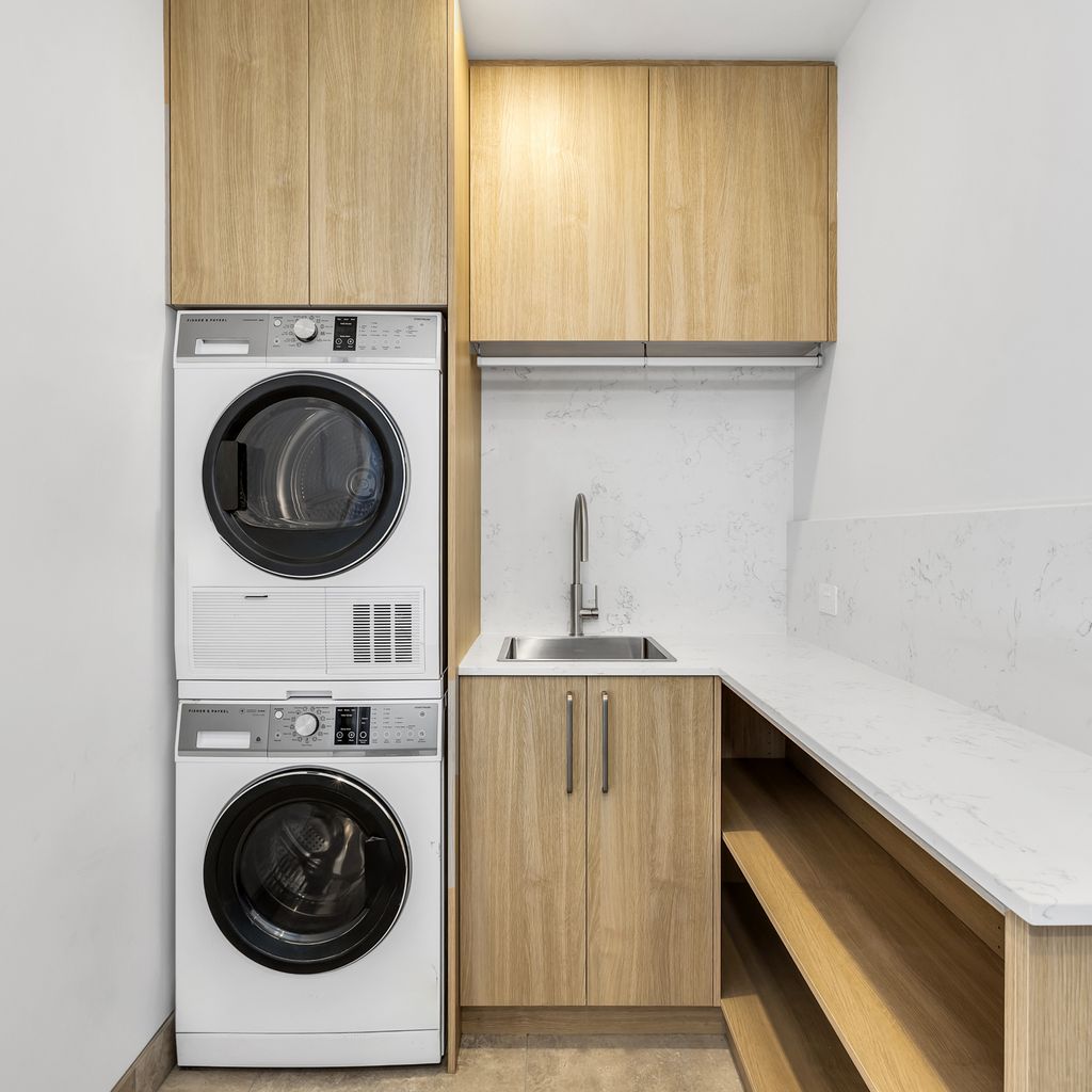 The Peak at Abbott. Spa, EV Charger & Luxury – 14 Abbott Street