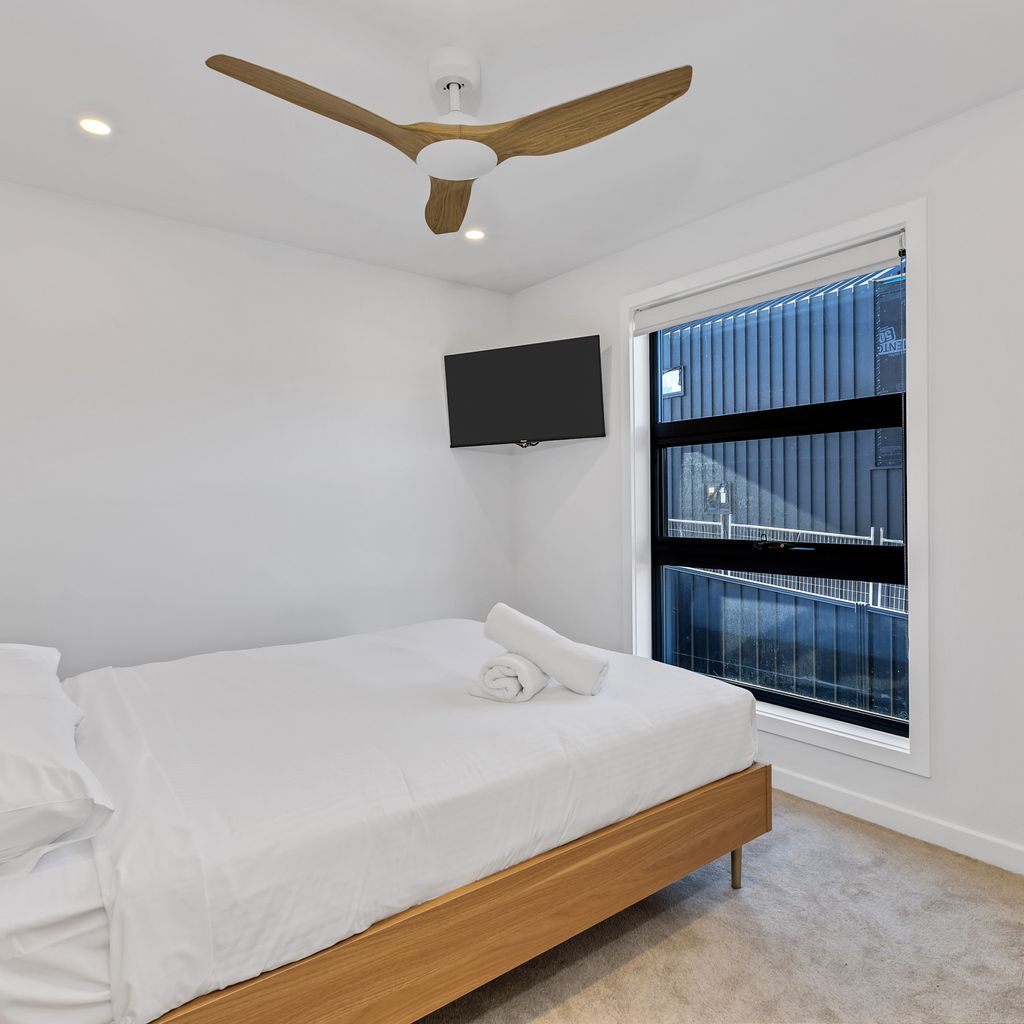 The Peak at Abbott. Spa, EV Charger & Luxury – 14 Abbott Street