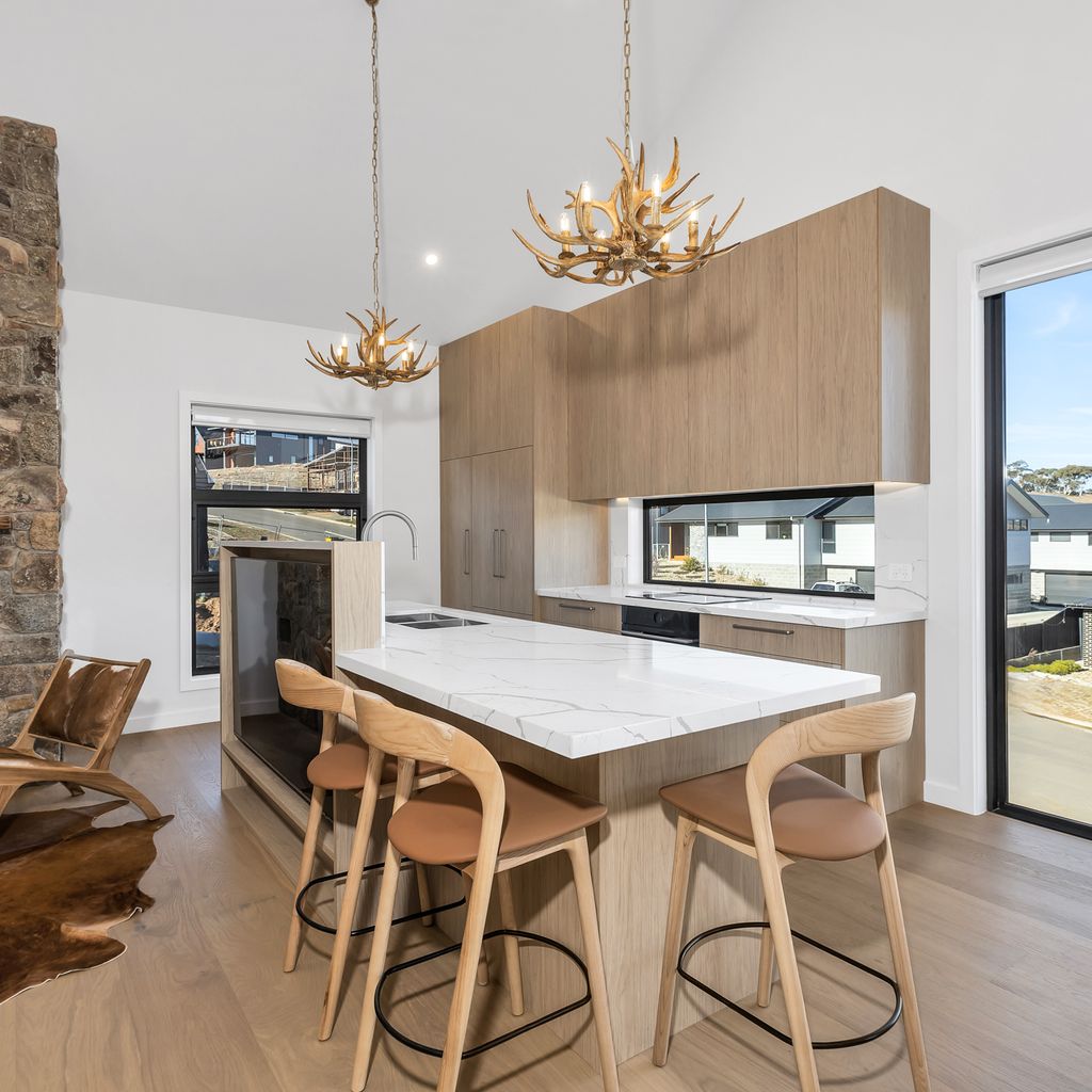 The Peak at Abbott. Spa, EV Charger & Luxury – 14 Abbott Street