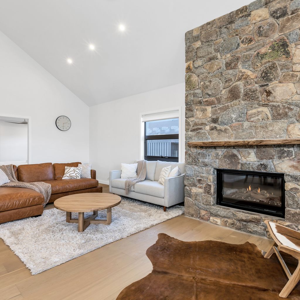 The Peak at Abbott. Spa, EV Charger & Luxury – 14 Abbott Street