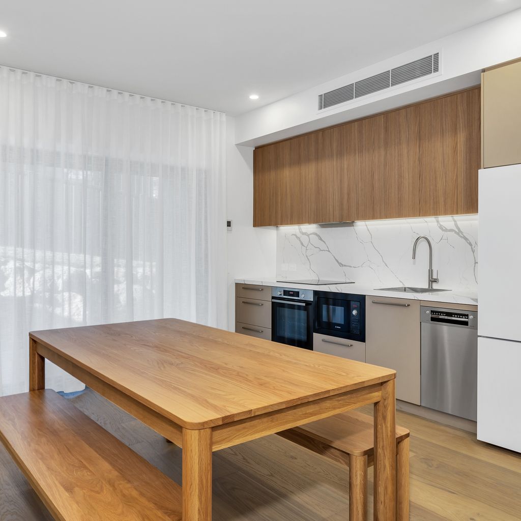 The Base at Abbott. Unwind with Private Spa -14 Abbott Street
