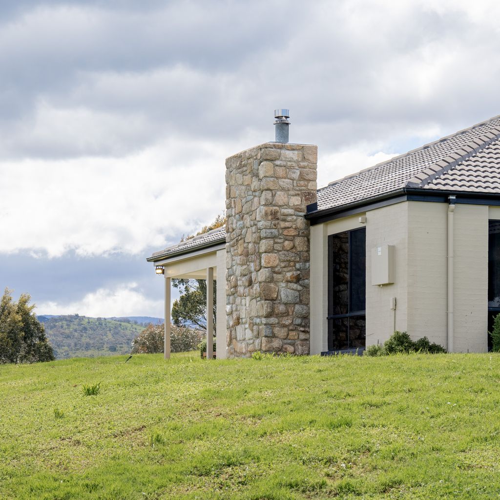 Snowy Mountains Retreat – 10 Mowamba Way